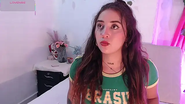 Snapshot of alaia_sweetxxx chatting on 03-14-25, 03:59 alaia sweetxxx online show from 03-14-25, 03:59