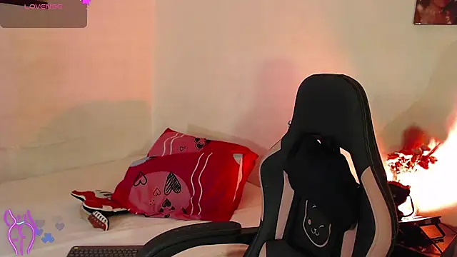 Snapshot of alaia_sweetxxx chatting on 11-20-25, 01:28 alaia sweetxxx online show from 11-20-25, 01:28