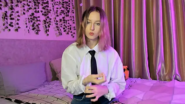 Snapshot of margorazentals chatting on 03-06-25, 06:37 margorazentals online show from 03-06-25, 06:37