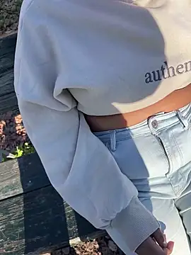 Snapshot of shakybabyx chatting on 03-17-25, 03:18 shakybabyx online show from 03-17-25, 03:18