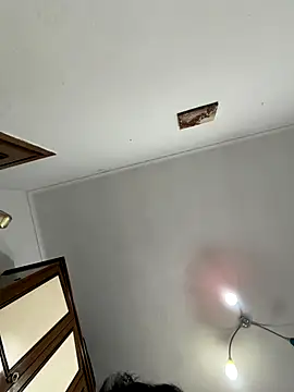 Snapshot of shakybabyx chatting on 10-16-25, 01:56 shakybabyx online show from 10-16-25, 01:56