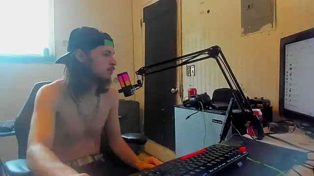 nuttyking2022 online show from 02-04-25, 06:06