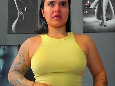 karlyjons12 online show from 11-19-25, 04:40