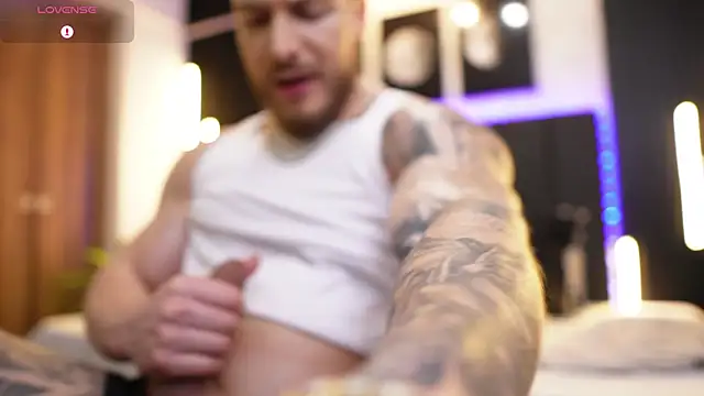 Snapshot of David_blake_ chatting on 02-07-26, 03:54 David blake online show from 02-07-26, 03:54