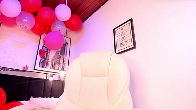 Snapshot of tylla_ chatting on 02-18-25, 02:59 tylla online show from 02-18-25, 02:59