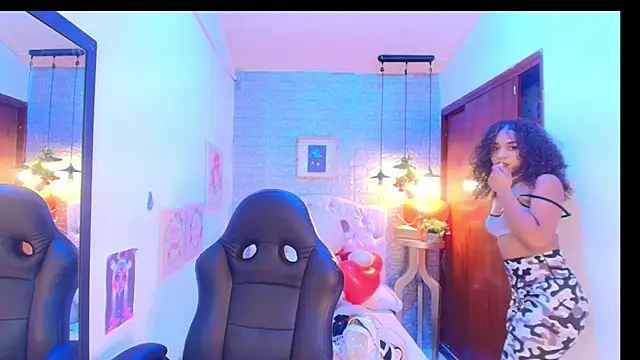 Snapshot of tylla_ chatting on 03-04-25, 03:22 tylla online show from 03-04-25, 03:22