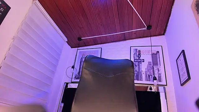 Snapshot of tylla_ chatting on 12-04-25, 03:38 tylla online show from 12-04-25, 03:38