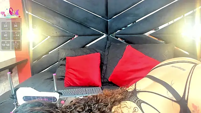 IVISBOUNCYASS online show from 11-04-25, 01:10