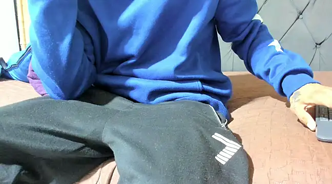 guyeifmaxiro online show from 02-23-25, 12:08