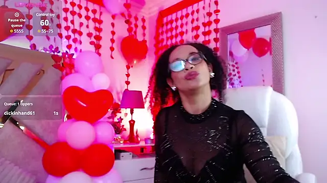 Snapshot of Cintiia_Holmes chatting on 02-16-25, 05:48 Cintiia Holmes online show from 02-16-25, 05:48