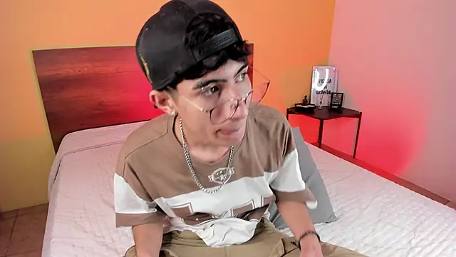 NovaaWheler online show from 02-05-25, 02:40