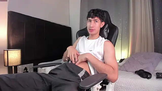 NovaaWheler online show from 09-15-25, 04:07