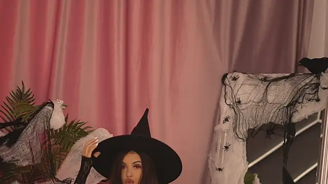 LilaRoses online show from 10-24-25, 05:15