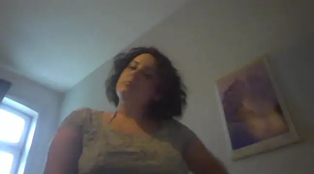 Snapshot of LunaSoleil9 chatting on 02-04-25, 02:21 LunaSoleil9 online show from 02-04-25, 02:21