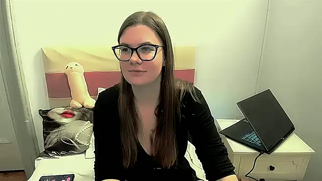 CarolineFlirt online show from 11-05-25, 04:07