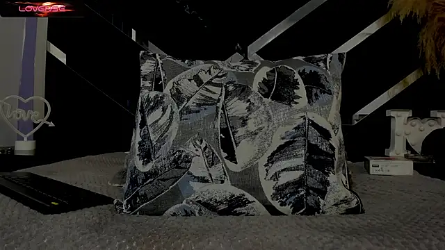 Noa Bonucci online show from 03-13-25, 01:07