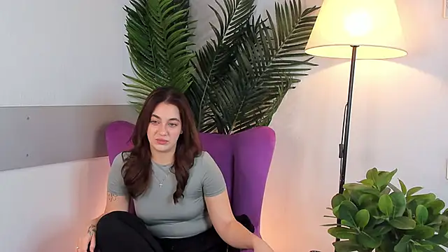 Snapshot of PortiaBellew chatting on 02-05-25, 08:43 PortiaBellew online show from 02-05-25, 08:43