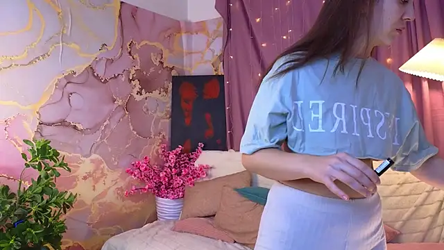 Snapshot of PortiaBellew chatting on 02-13-25, 07:24 PortiaBellew online show from 02-13-25, 07:24