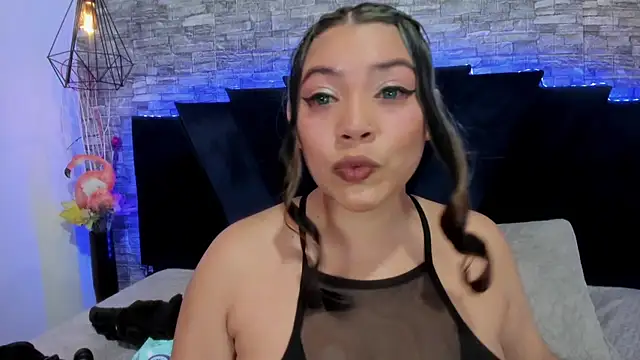 Sophia Brunett online show from 04-01-26, 01:41