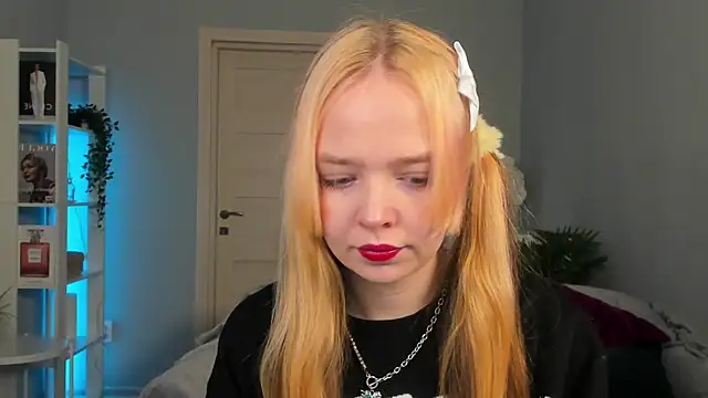 Snapshot of Bellla_Murrr chatting on 02-10-25, 02:48 Bellla Murrr online show from 02-10-25, 02:48