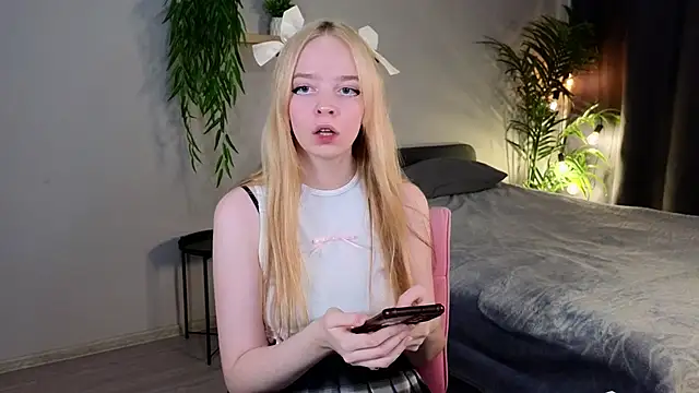 Snapshot of Bellla_Murrr chatting on 03-04-25, 09:32 Bellla Murrr online show from 03-04-25, 09:32