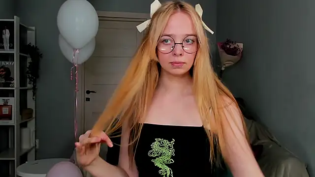 Snapshot of Bellla_Murrr chatting on 03-21-25, 04:07 Bellla Murrr online show from 03-21-25, 04:07