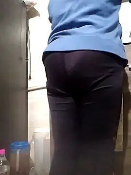 Snapshot of Saori_Sann_ chatting on 02-15-25, 12:37 Saori Sann online show from 02-15-25, 12:37