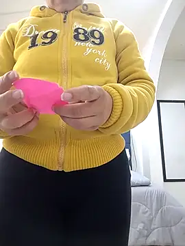 Snapshot of Saori_Sann_ chatting on 09-17-25, 02:41 Saori Sann online show from 09-17-25, 02:41