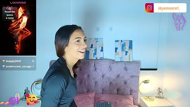 Skye Moore online show from 09-26-25, 11:58