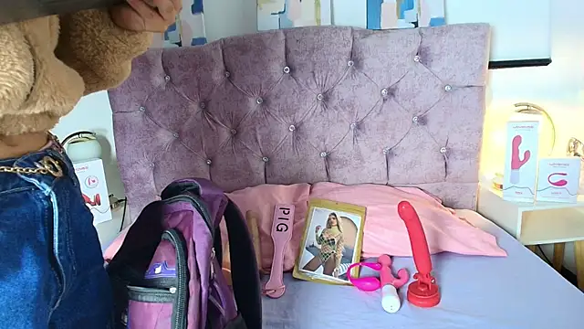 Skye Moore online show from 10-01-25, 12:11