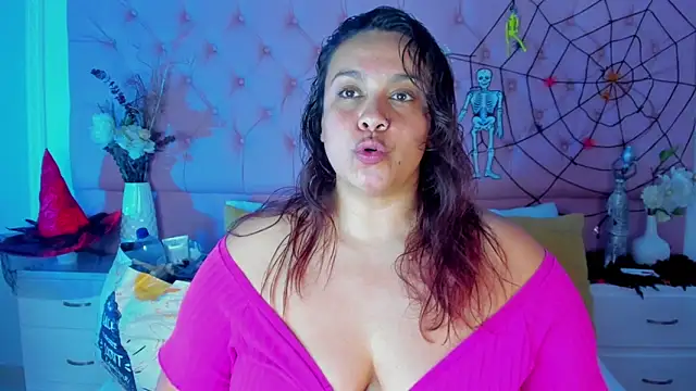 KourtneyEvans online show from 10-27-25, 08:46