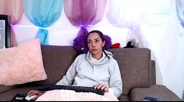 alisonandree online show from 02-17-25, 05:21