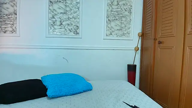 Snapshot of Danella_houston chatting on 09-19-25, 06:52 Danella houston online show from 09-19-25, 06:52