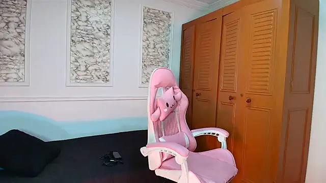 Snapshot of Danella_houston chatting on 12-05-25, 05:42 Danella houston online show from 12-05-25, 05:42