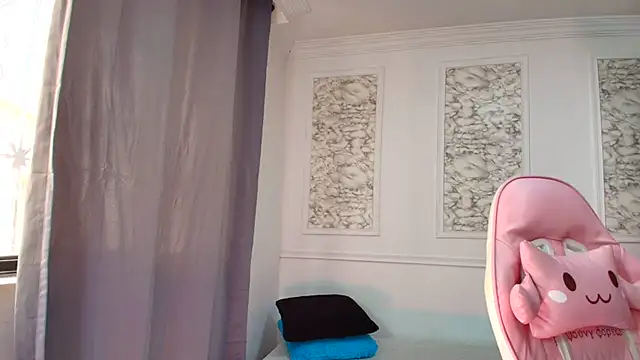 Snapshot of Danella_houston chatting on 02-11-26, 05:18 Danella houston online show from 02-11-26, 05:18