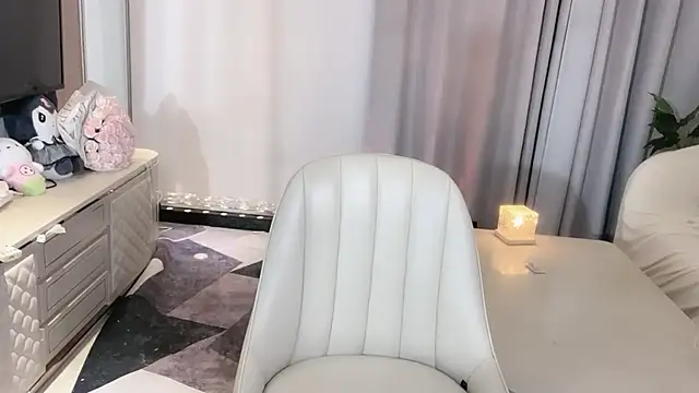 Moonccoi online show from 11-24-25, 01:11