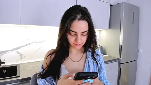 Snapshot of EmiliaZen chatting on 03-05-25, 01:17 EmiliaZen online show from 03-05-25, 01:17