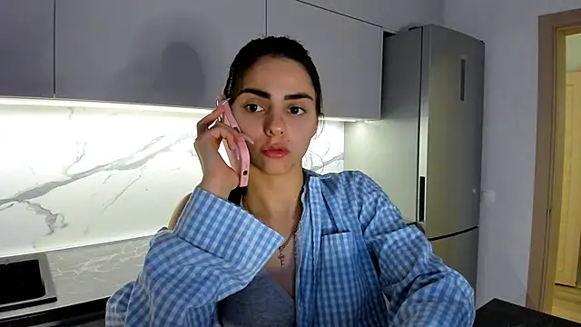 Snapshot of EmiliaZen chatting on 03-18-25, 05:31 EmiliaZen online show from 03-18-25, 05:31