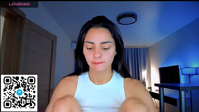 Snapshot of EmiliaZen chatting on 09-09-25, 04:06 EmiliaZen online show from 09-09-25, 04:06