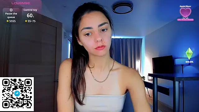 Snapshot of EmiliaZen chatting on 09-11-25, 11:21 EmiliaZen online show from 09-11-25, 11:21