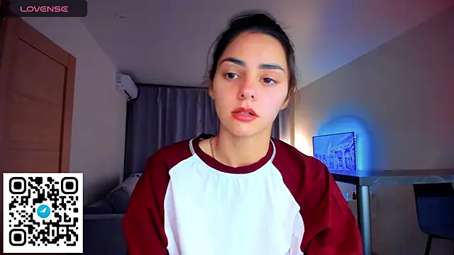 Snapshot of EmiliaZen chatting on 09-26-25, 03:38 EmiliaZen online show from 09-26-25, 03:38