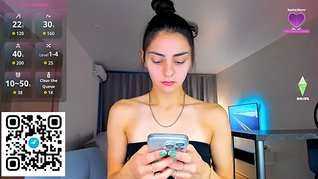 Snapshot of EmiliaZen chatting on 10-09-25, 02:37 EmiliaZen online show from 10-09-25, 02:37