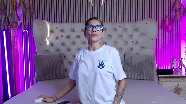 Snapshot of PlayfulShow chatting on 11-17-25, 08:53 PlayfulShow online show from 11-17-25, 08:53