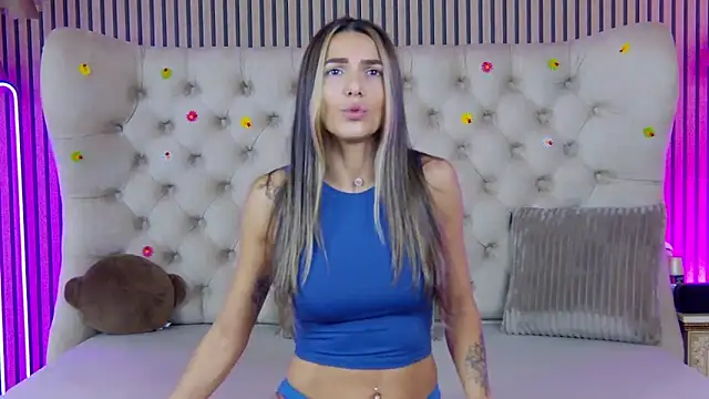 Snapshot of PlayfulShow chatting on 11-19-25, 09:31 PlayfulShow online show from 11-19-25, 09:31