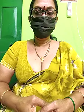 Snapshot of niiveditha chatting on 02-26-25, 01:41 niiveditha online show from 02-26-25, 01:41