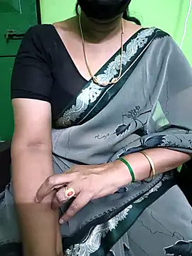 Snapshot of niiveditha chatting on 03-13-25, 01:40 niiveditha online show from 03-13-25, 01:40