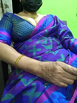 niiveditha online show from 11-16-25, 01:17