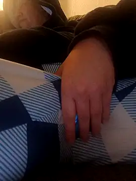 NoLubricantNeeded online show from 10-22-25, 06:29