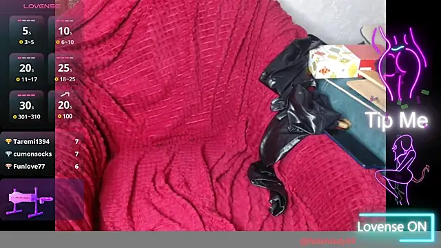 Snapshot of FetishLady89 chatting on 03-21-25, 01:34 FetishLady89 online show from 03-21-25, 01:34
