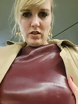 Sexybiene969 online show from 10-29-25, 05:14